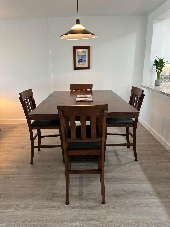 MEADOWBROOK LAKES VIEW CONDO - Residential Lease