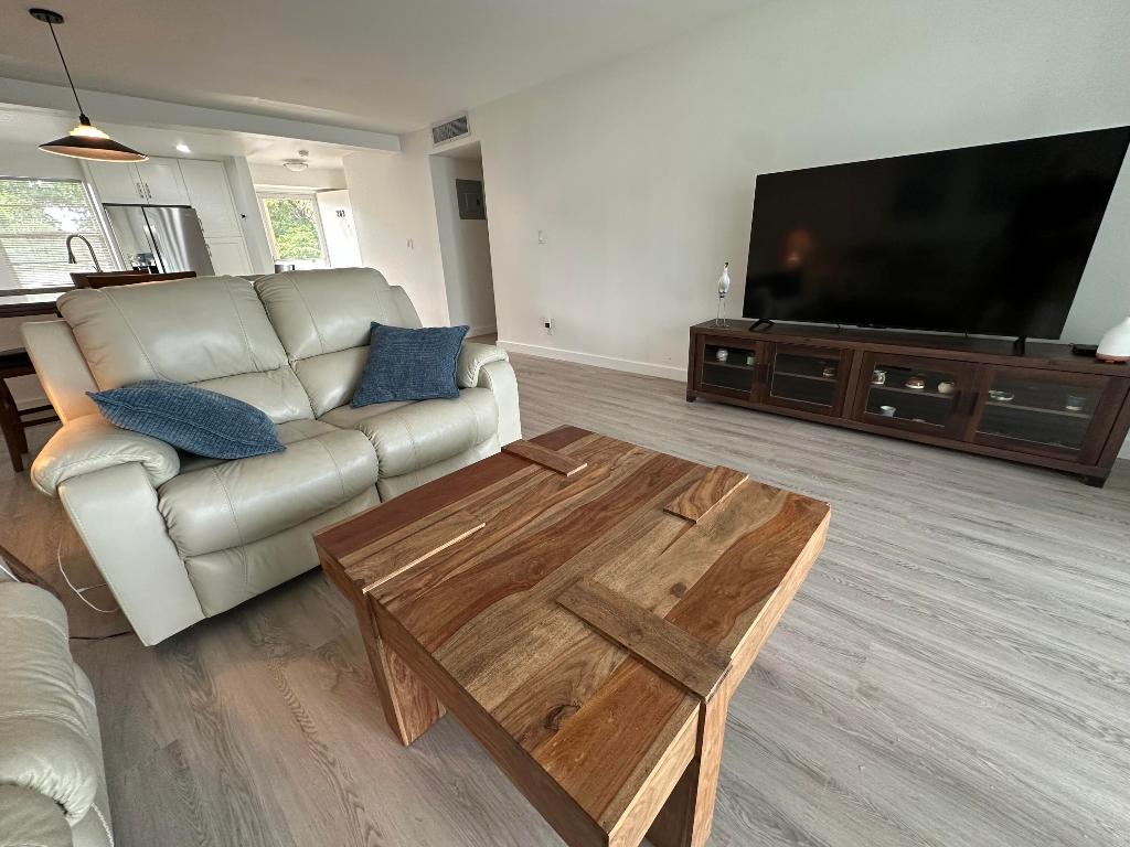 MEADOWBROOK LAKES VIEW CONDO - Residential Lease