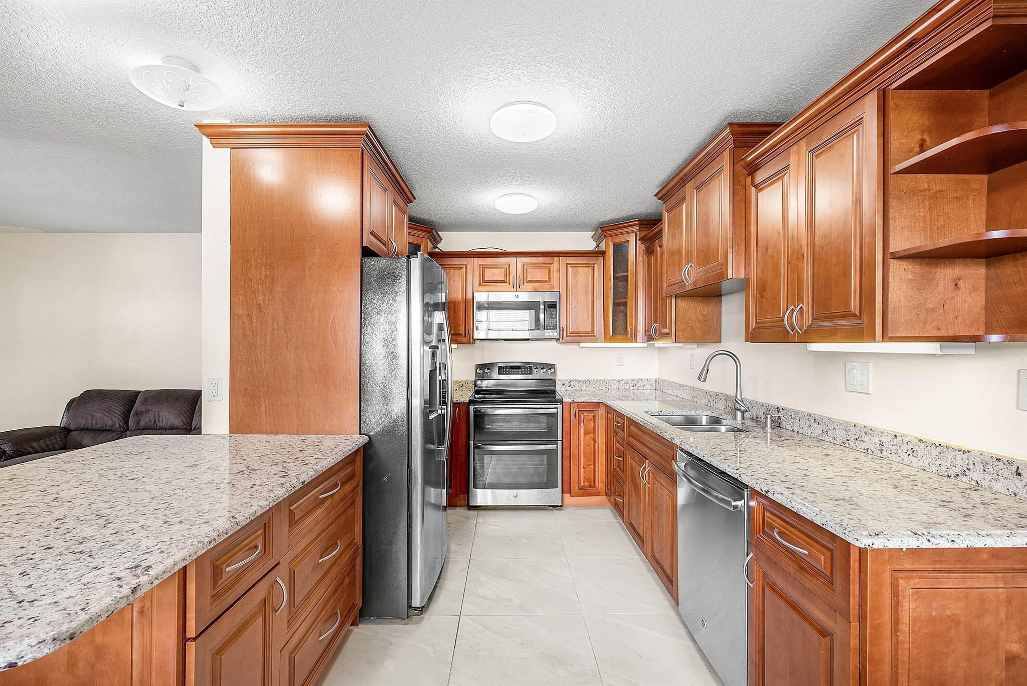 KINGS POINT - Residential