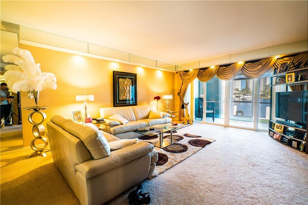 HILTON TERRACE - Residential