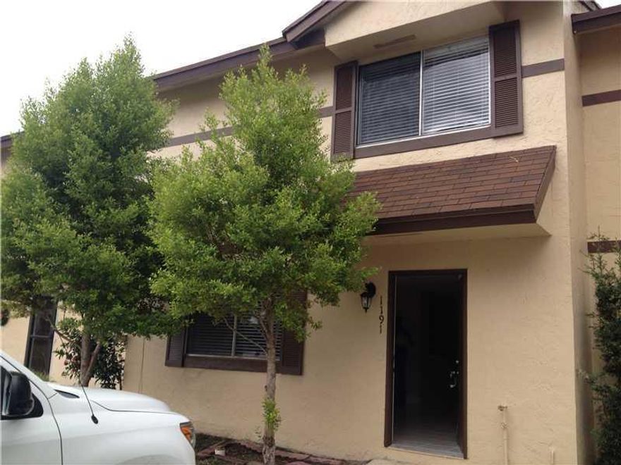 EXCELENT INMACULATED UNIT VERY WELL MAINTANED, NEW FRES PAINT IN NEUTRAL COLOR, TILE FLOORING IN LIVING AREAS, NEW CARPETING IN BEDROOMS, NEW APPLIANCES AND AMAZING VIEW FRON THE FRONT ENTRY AND REAR PATIO !! DONT MISS IT LANDLORD REQUEST FIRST MONTH PREP AID AND 2 MONTHS SECURITY DEPOSITS.