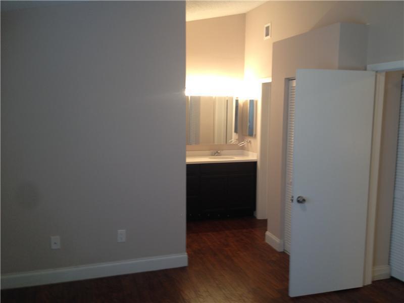 THE HAMPTONS OF NORTH LAU - Residential Lease