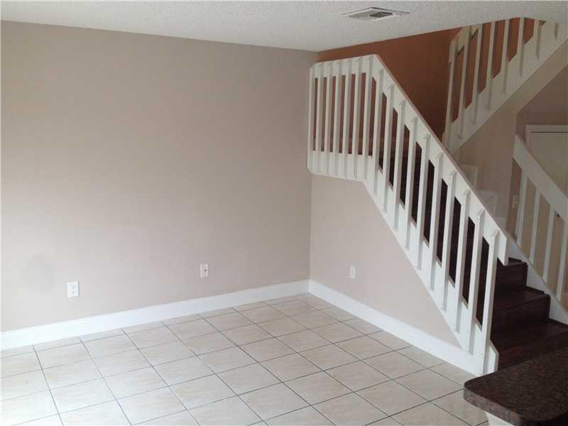 THE HAMPTONS OF NORTH LAU - Residential Lease