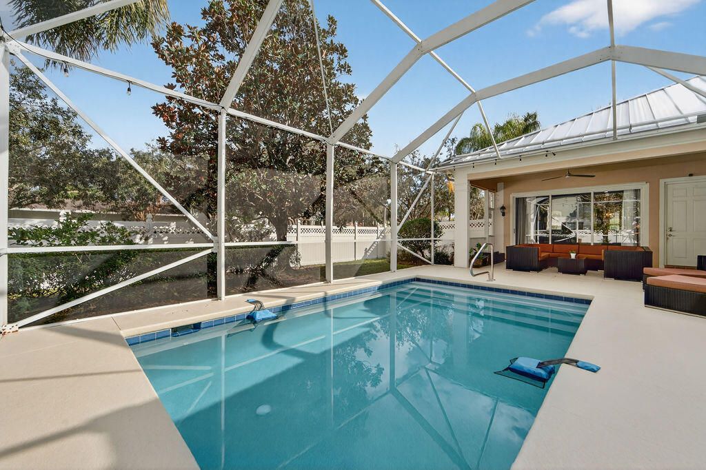 Photo of 102 Bonaire Lane, Jupiter, FL 33458 (MLS # R11160092)