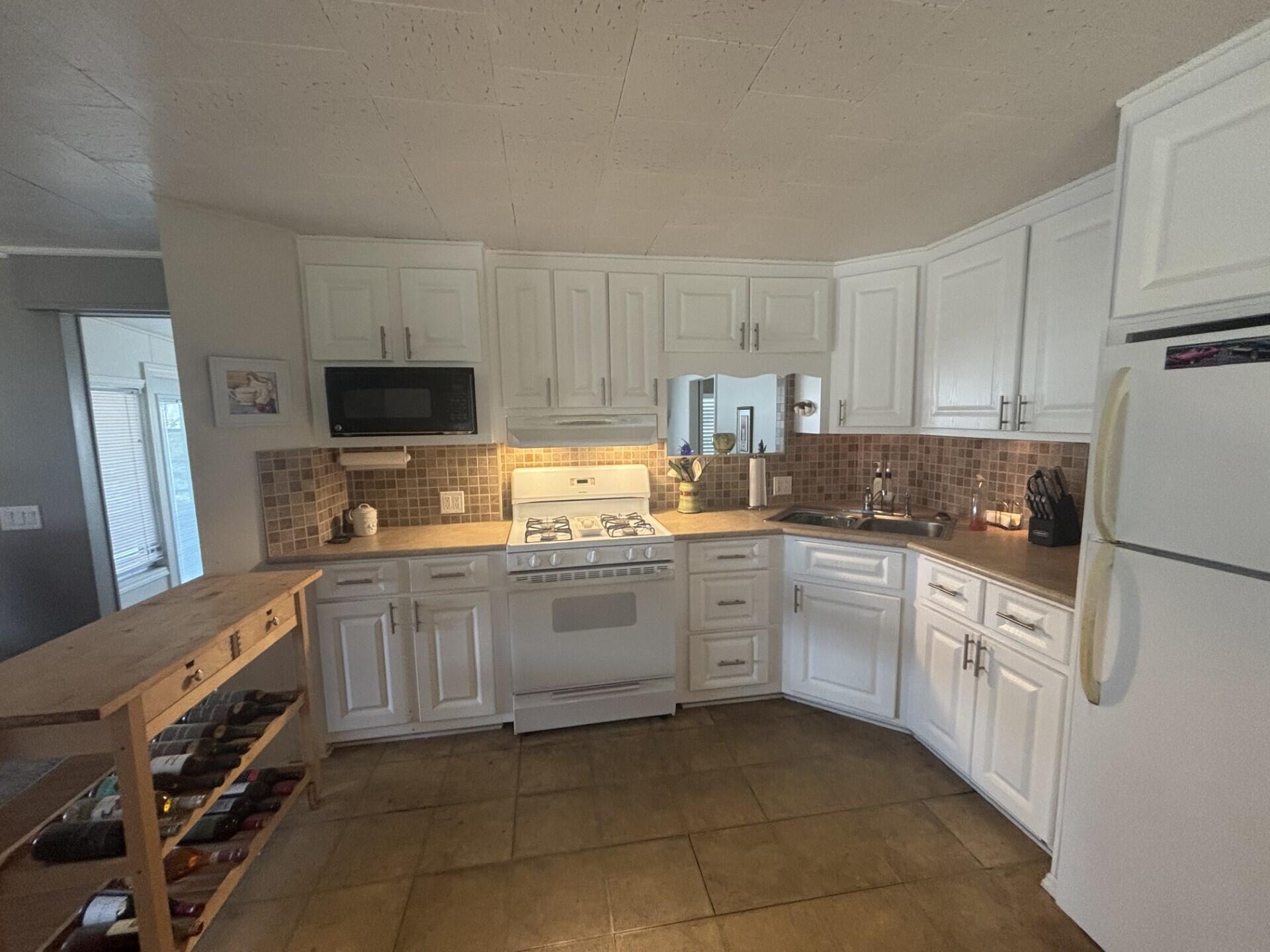 BREEZE HILL RESORT MOBILE HOME PARK - Residential