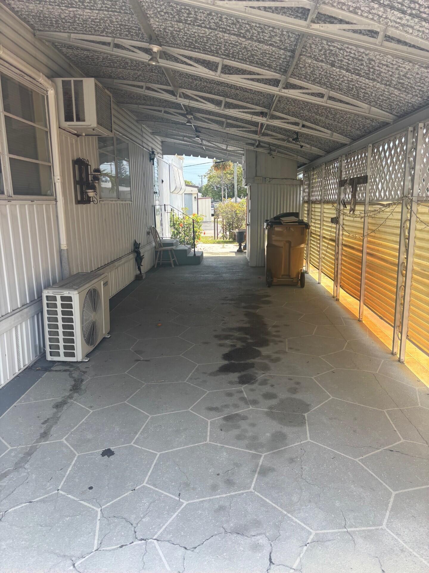 586 NE 47th Street
