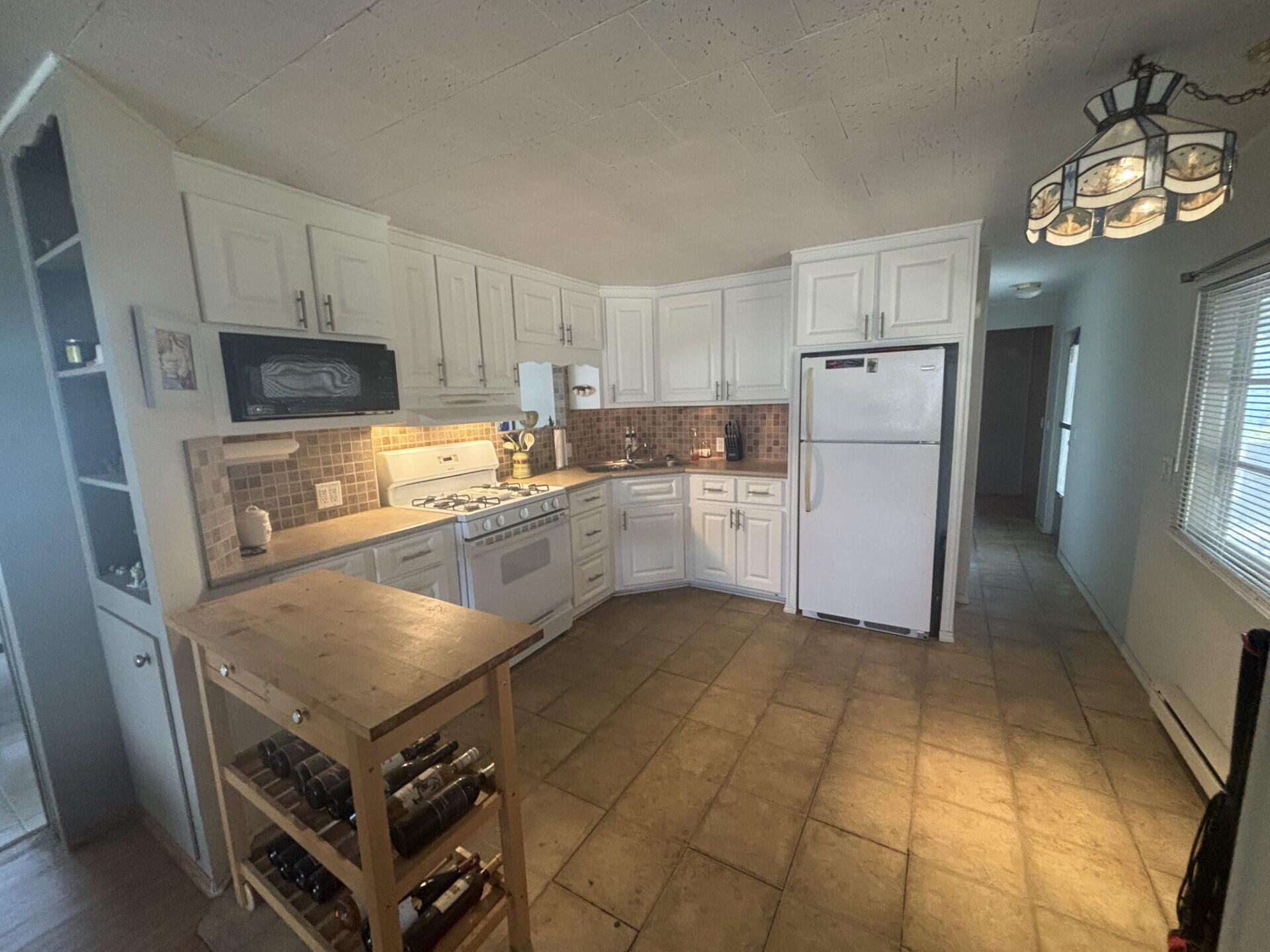 BREEZE HILL RESORT MOBILE HOME PARK - Residential