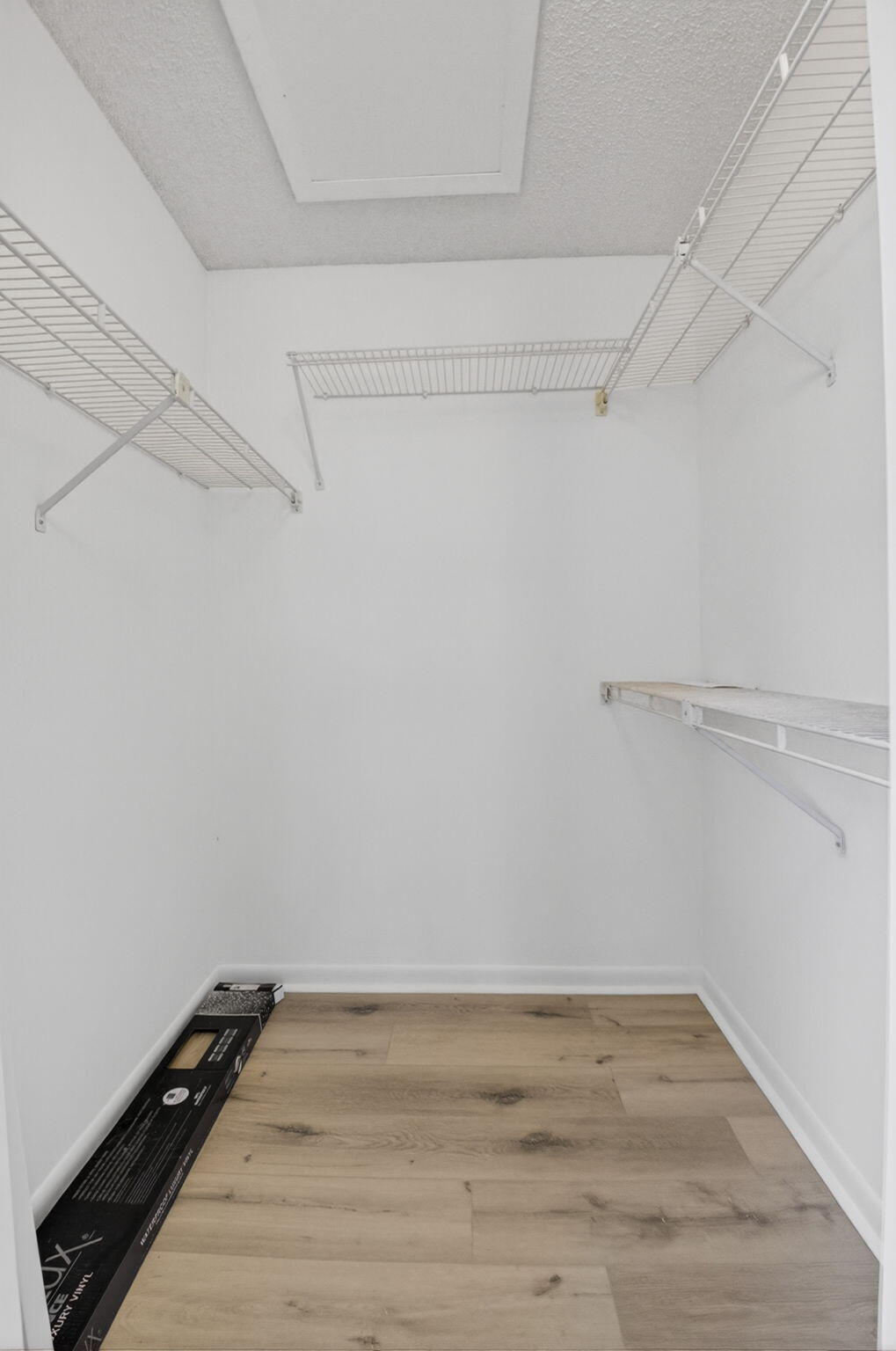 WITNEY E CONDO - Residential