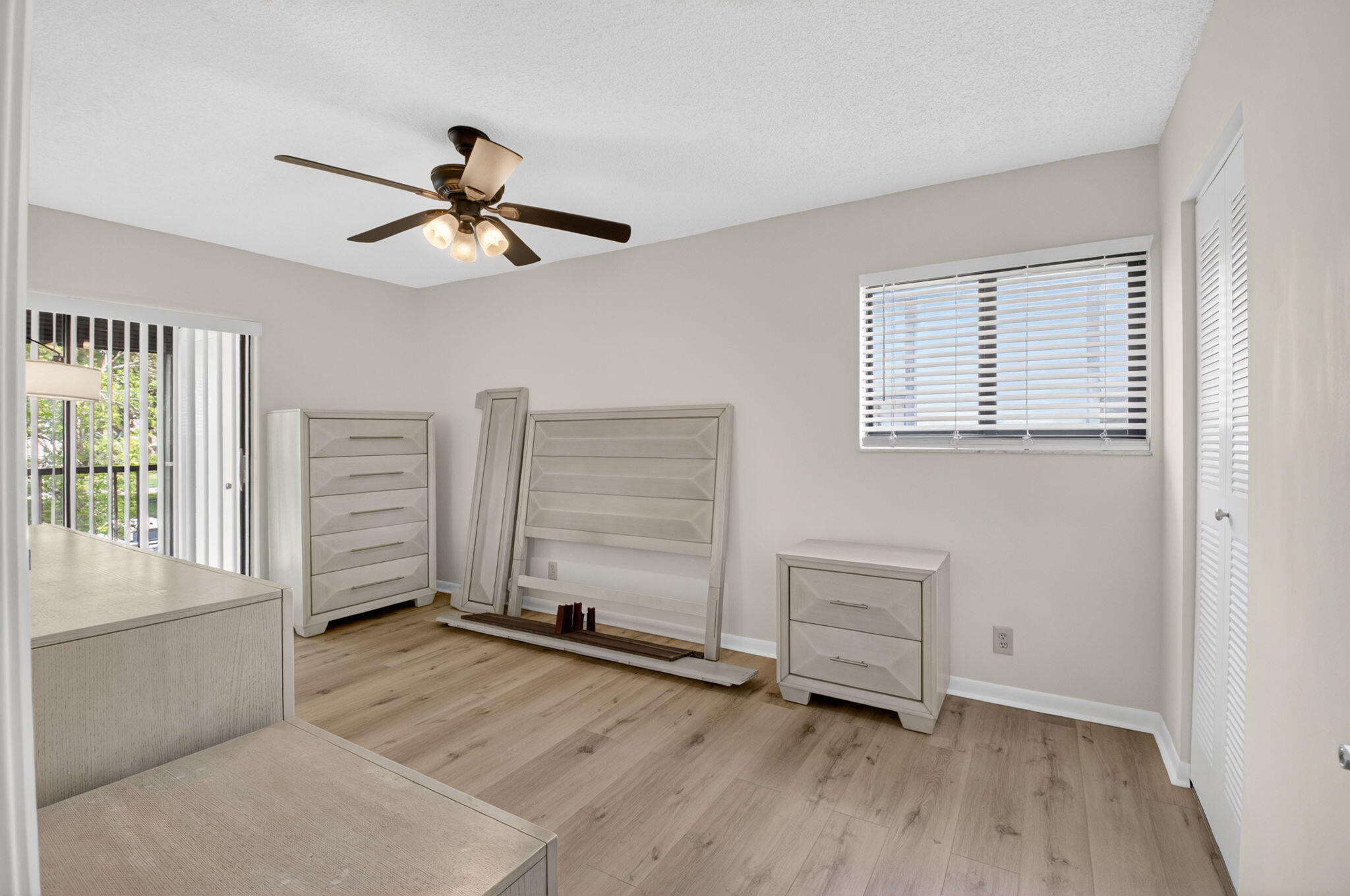 WITNEY E CONDO - Residential