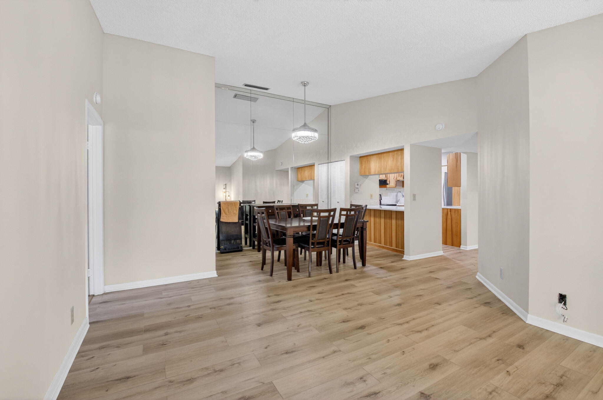 WITNEY E CONDO - Residential