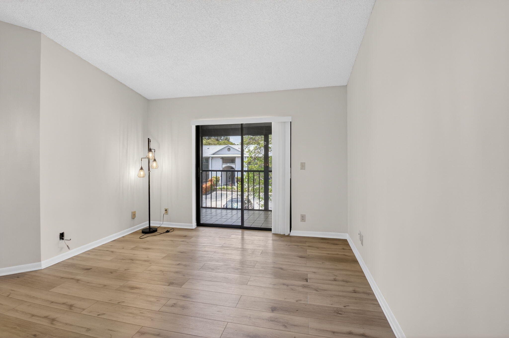 WITNEY E CONDO - Residential
