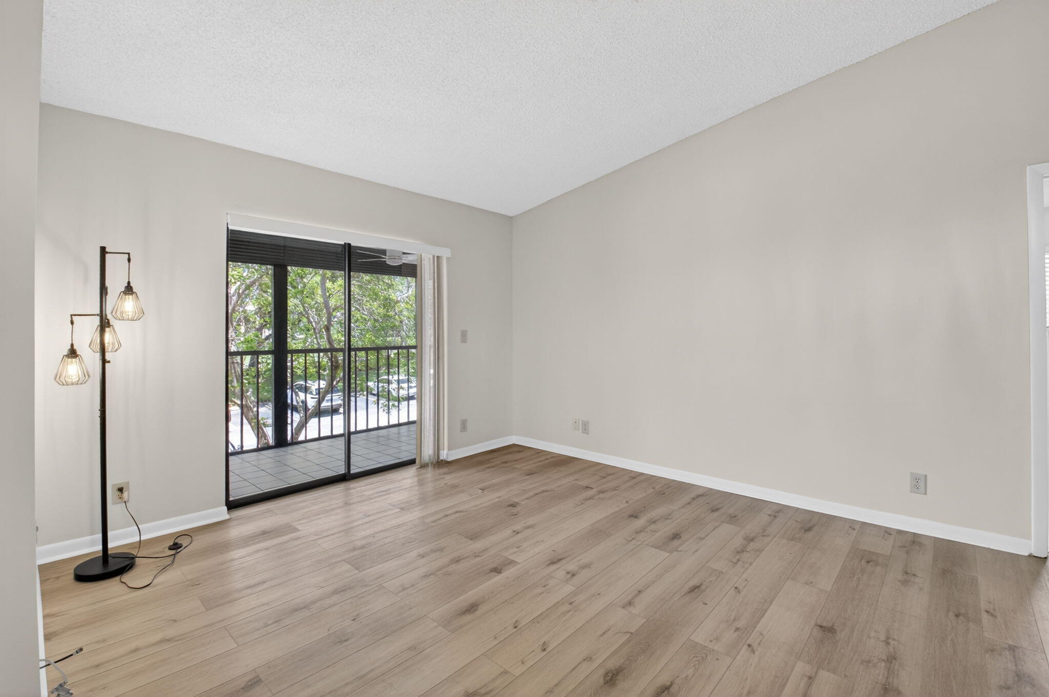 WITNEY E CONDO - Residential