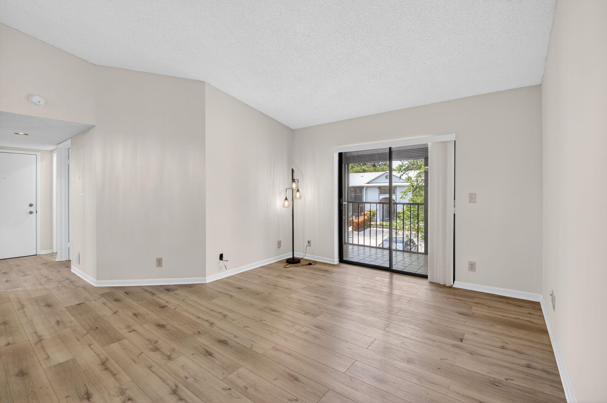 WITNEY E CONDO - Residential