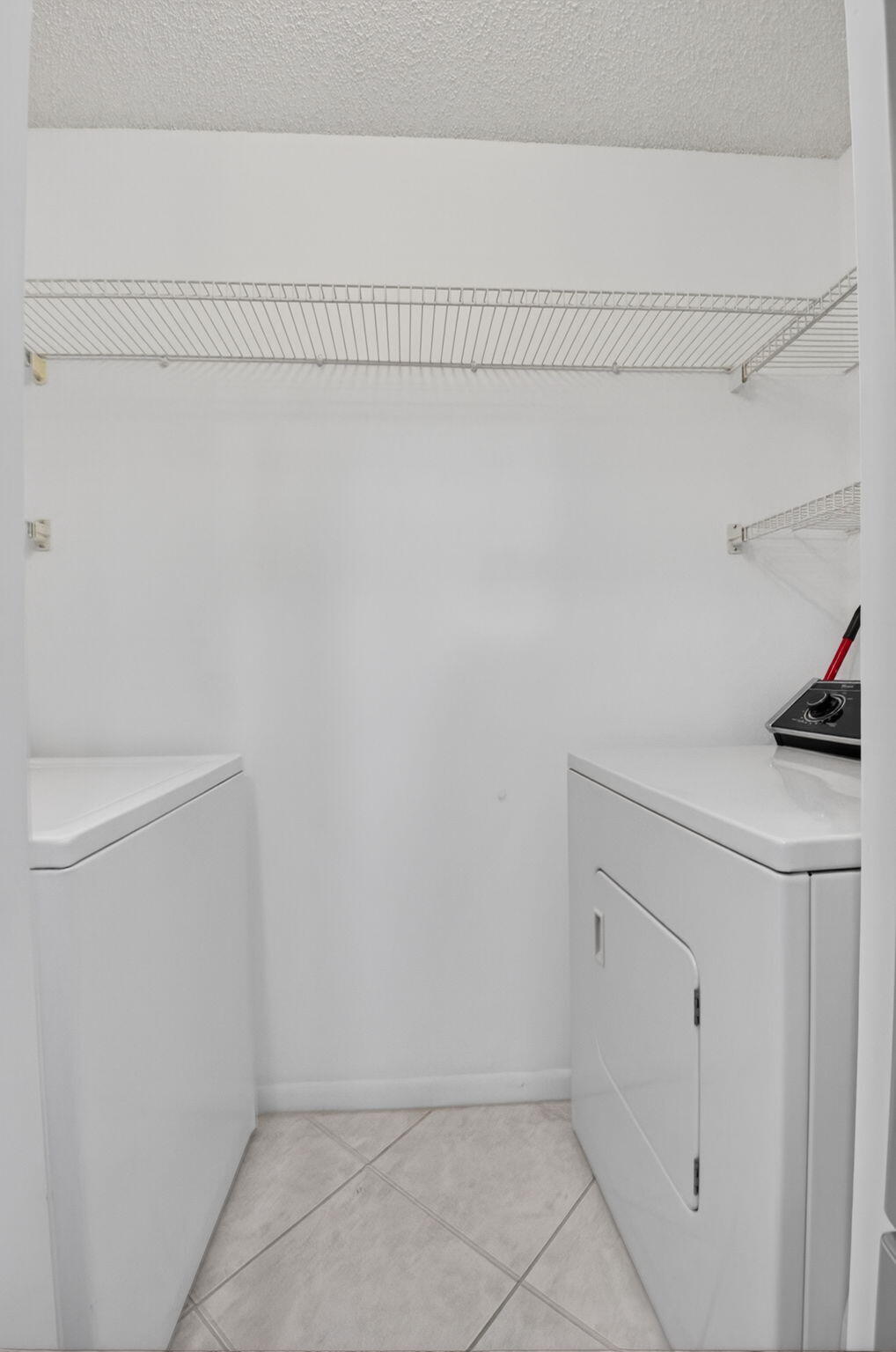 WITNEY E CONDO - Residential