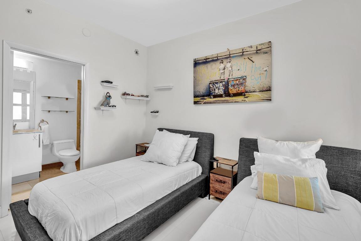 AVENTURA MARINA CONDO NUMBER TWO - Residential