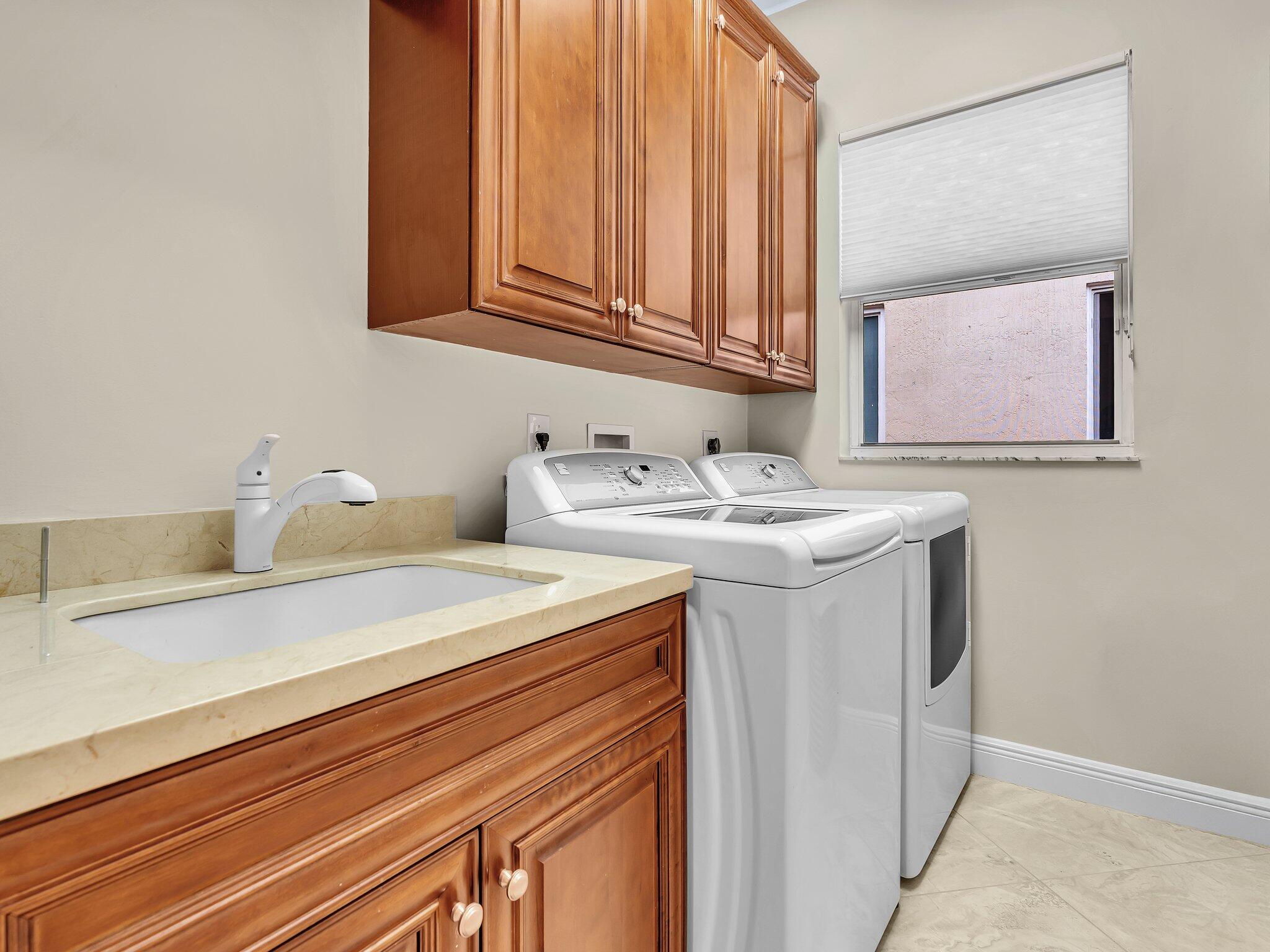 HAMILTON PLACE - Residential