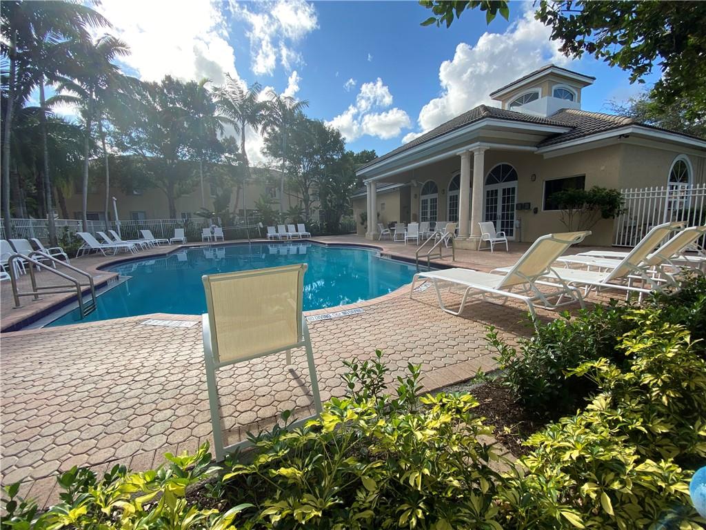 VICTORIA ISLES - Residential