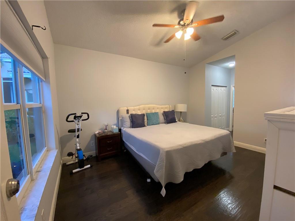 VICTORIA ISLES - Residential