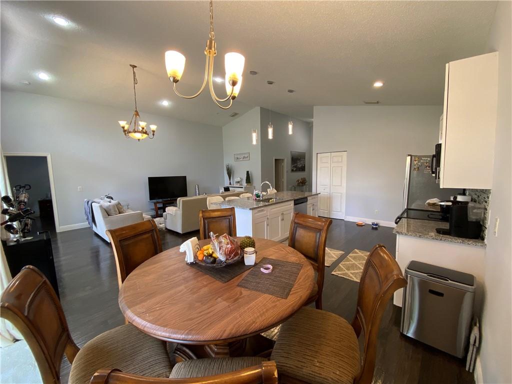 VICTORIA ISLES - Residential