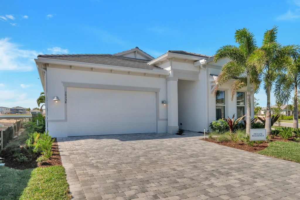 Photo of 10358 Northbrook Circle, Palm Beach Gardens, FL 33412 (MLS # R10973951)