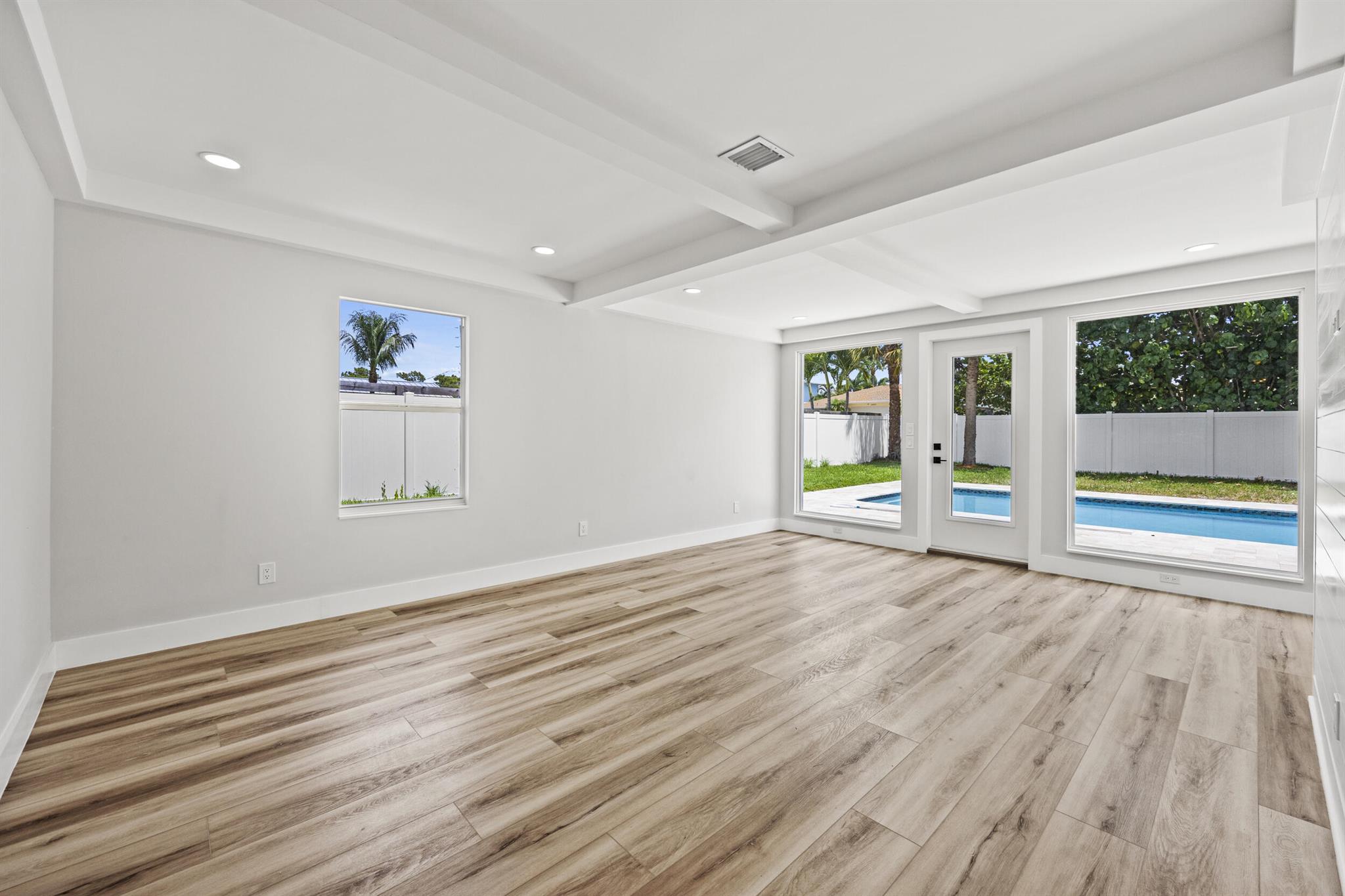 SOUTHGATE - Residential