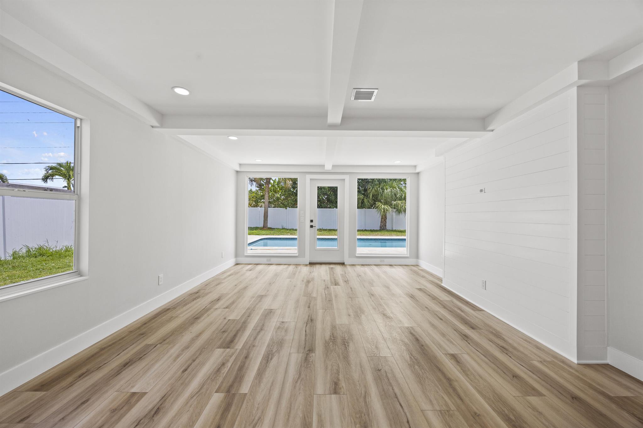 SOUTHGATE - Residential