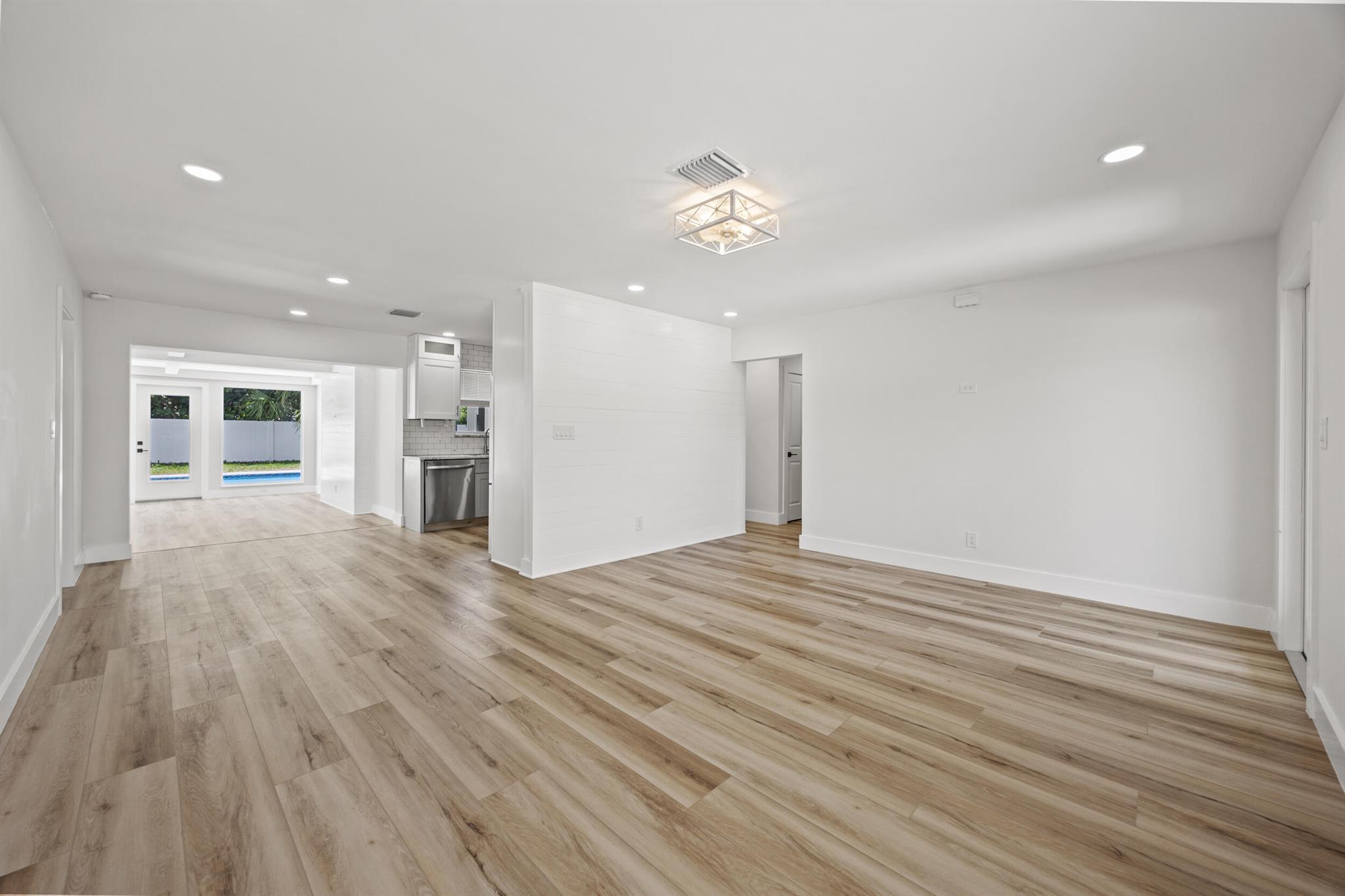 SOUTHGATE - Residential