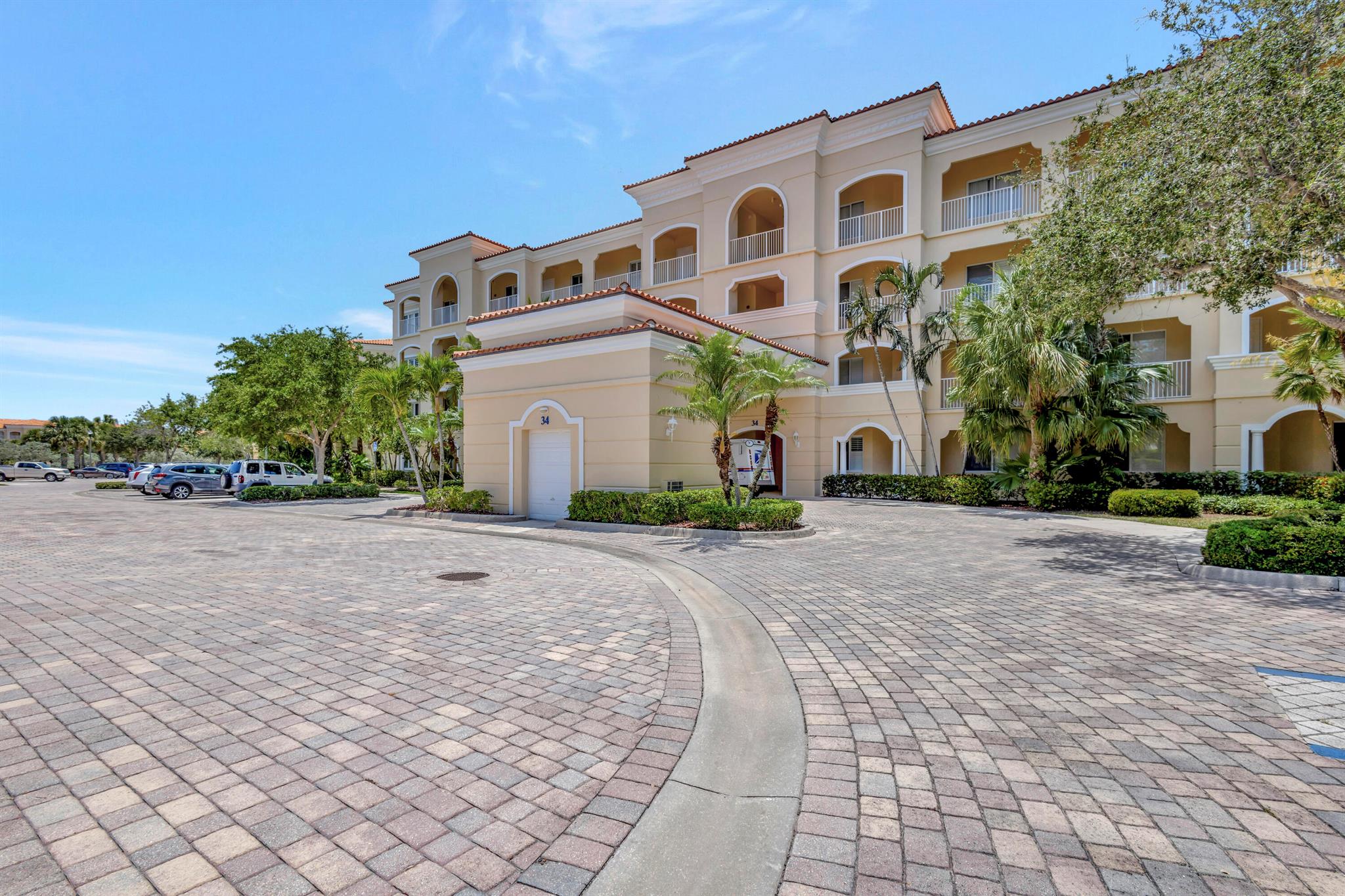 34 W Harbour Isle Drive 205