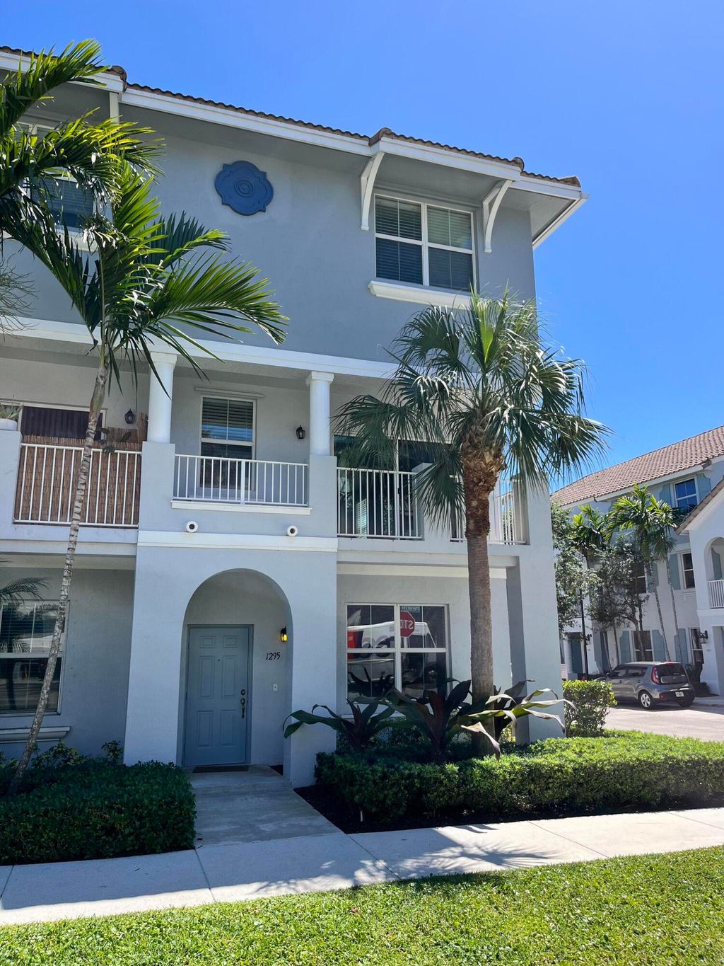 Photo of 1295 Via De Fossi, Boynton Beach, FL 33426 (MLS # R10978638)