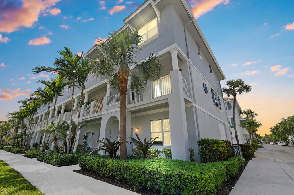 Photo of 1295 Via De Fossi, Boynton Beach, FL 33426 (MLS # R10978638)