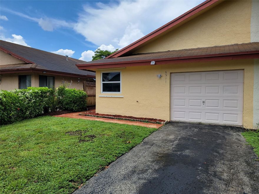 Discover this spacious 3/2 home with a 1-car garage in North Lauderdale. Enjoy tile floors throughout, and a kitchen with new stainless appliances. Plus, there's no HOA! Located in a great neighborhood, this home offers easy access to various amenities and attractions, making it an ideal place to live.