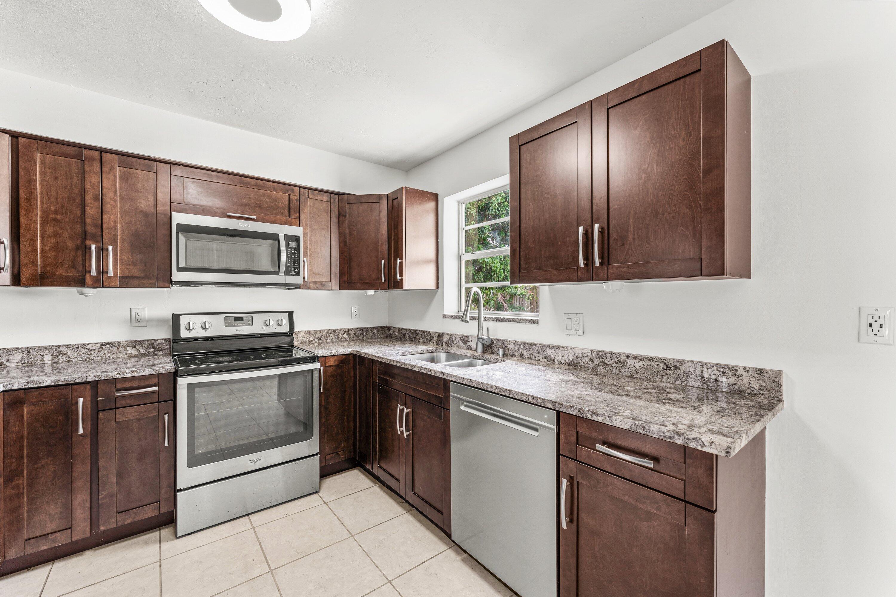 WINFIELD PARK - Residential