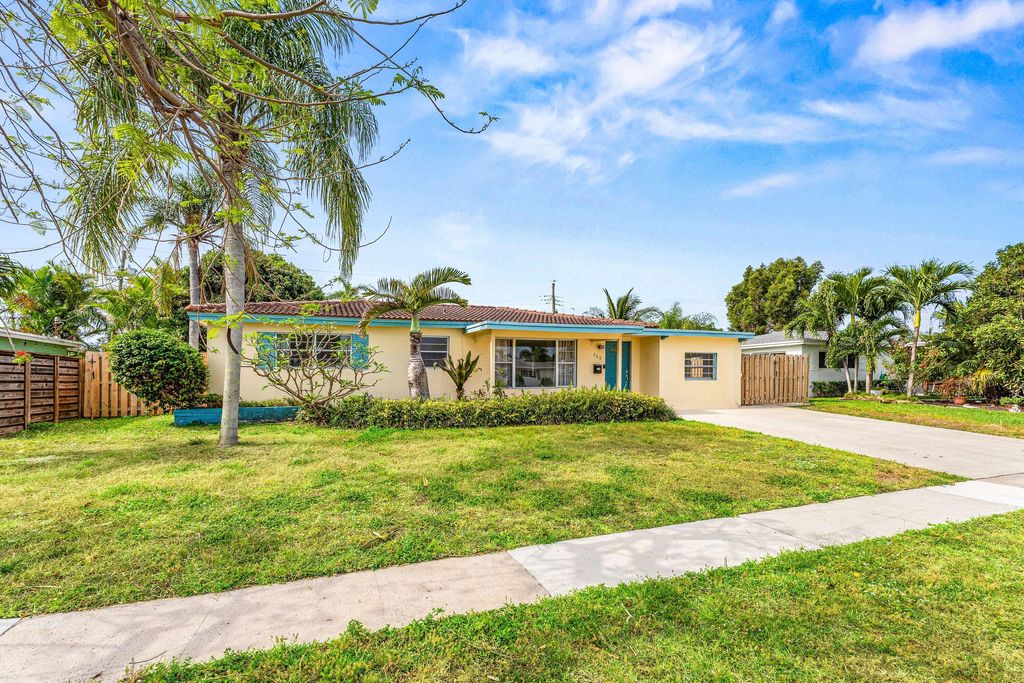 Photo of 360 NE 23rd Way, Boca Raton, FL 33431 (MLS # B26023794)