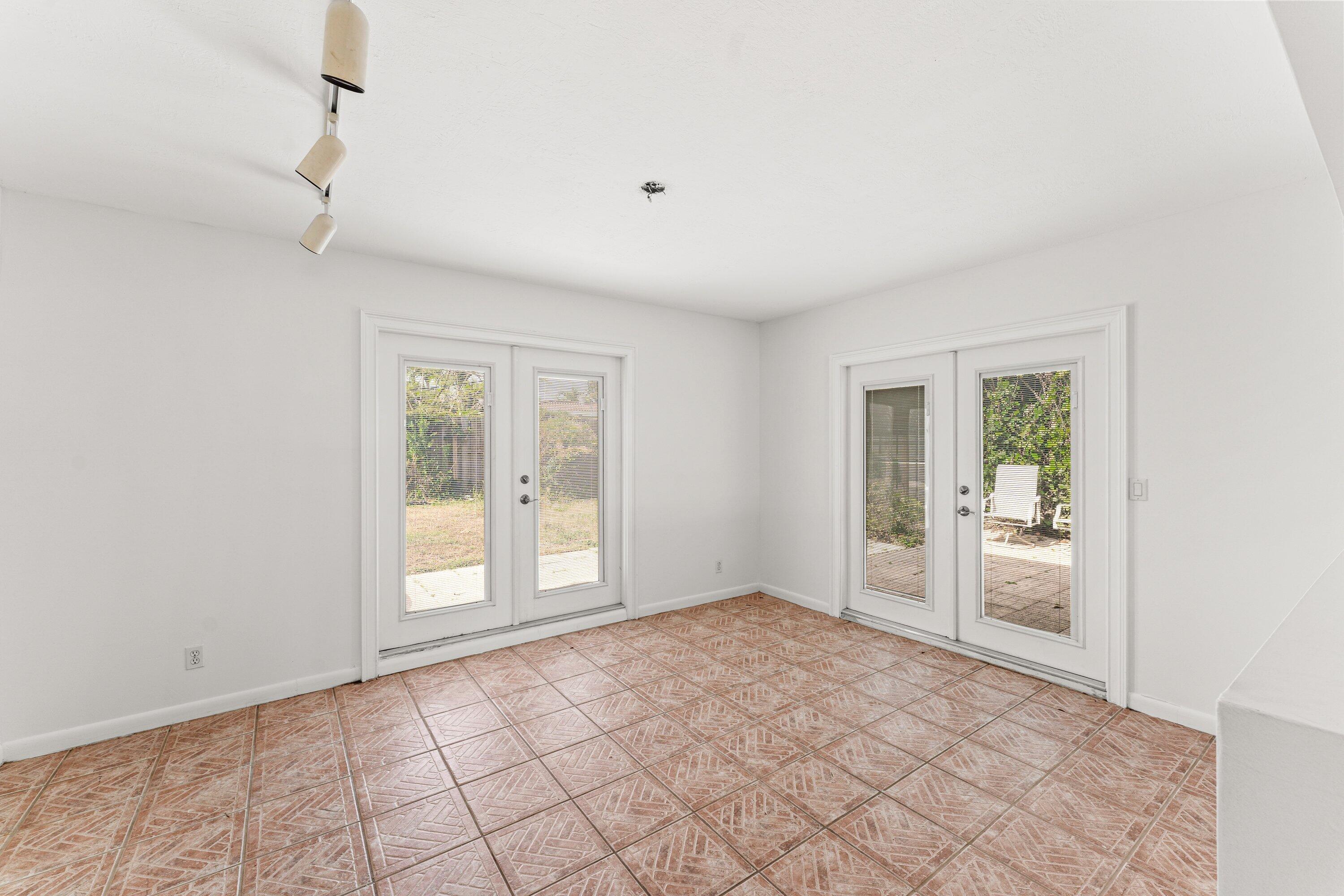 WINFIELD PARK - Residential