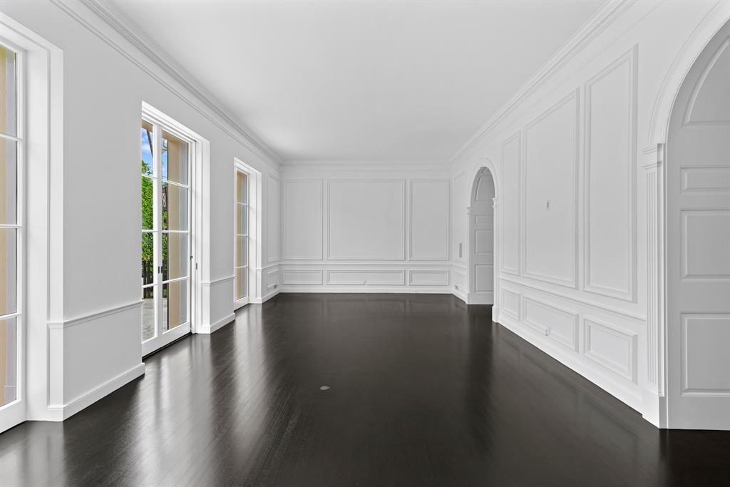 REGENTS PARK - Residential