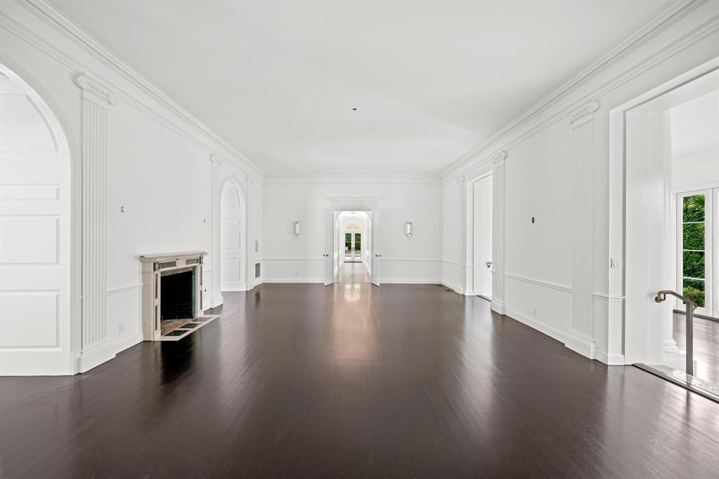 REGENTS PARK - Residential