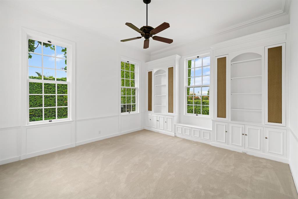 REGENTS PARK - Residential