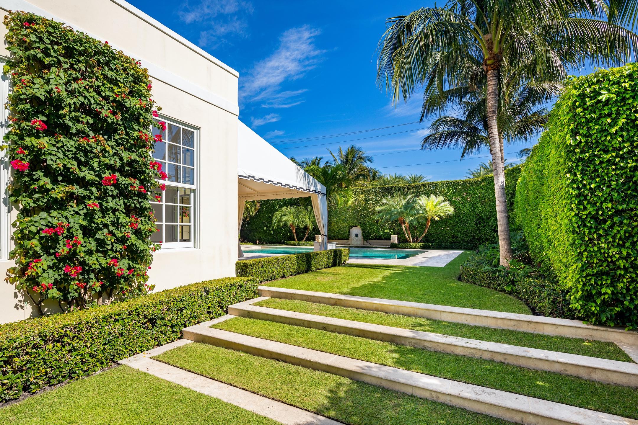 REGENTS PARK - Residential