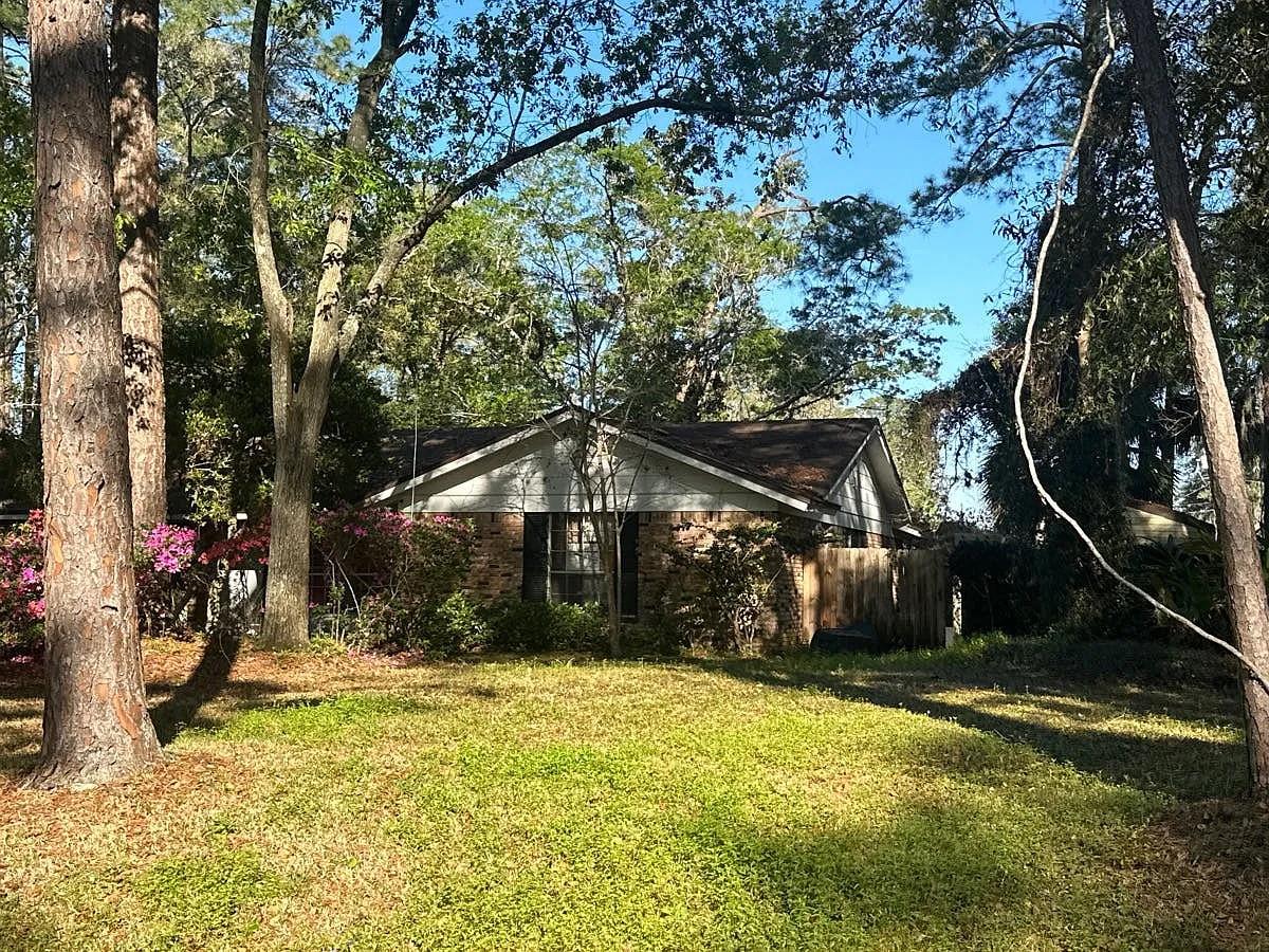 3057 Shady Dr