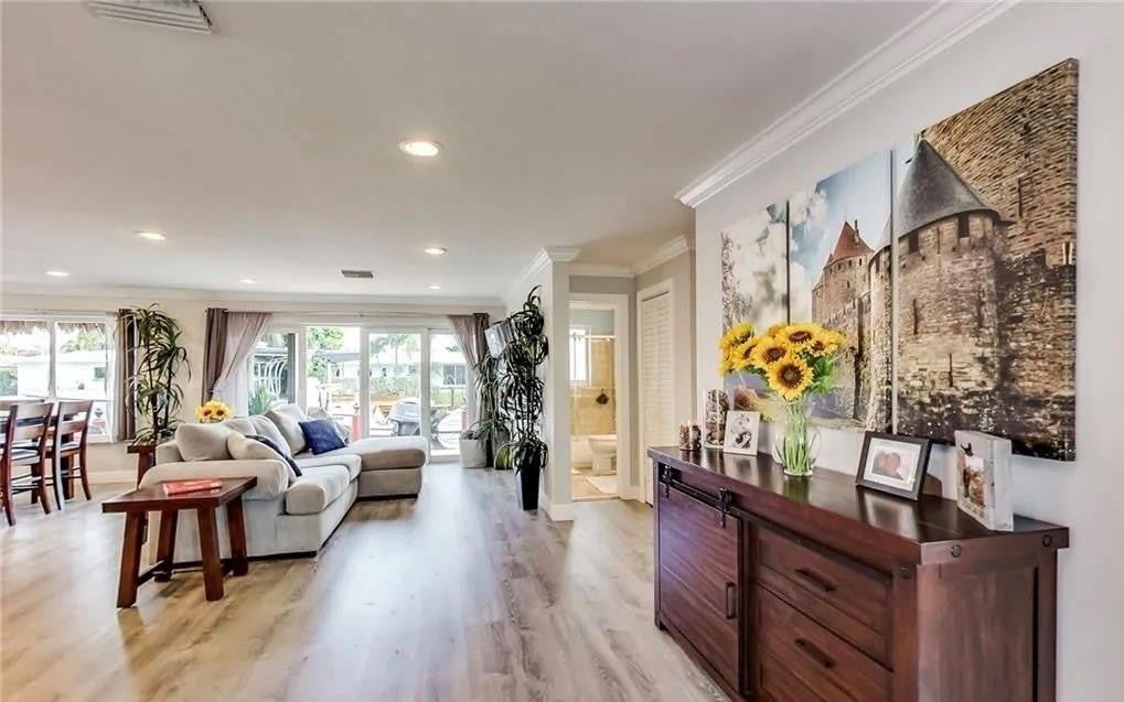 361 SE 9TH Court