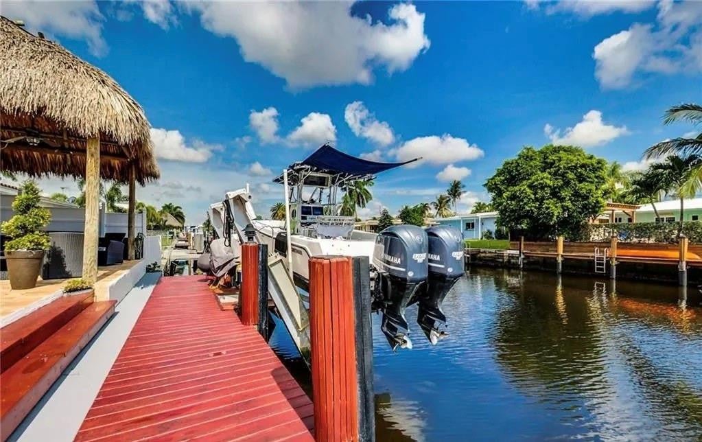 361 SE 9TH Court