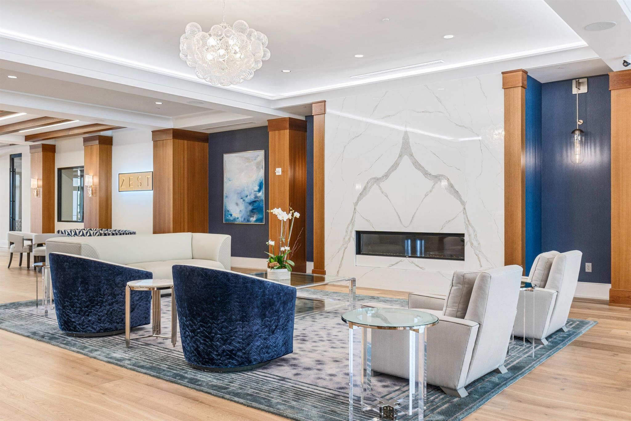 LAUREL POINTE - Residential