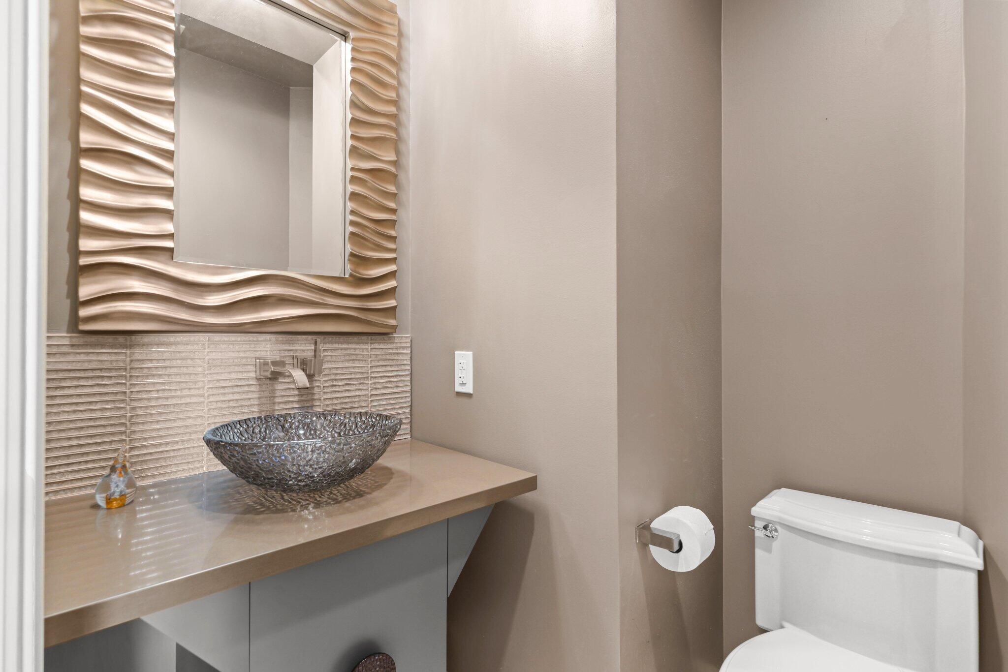 LAUREL POINTE - Residential