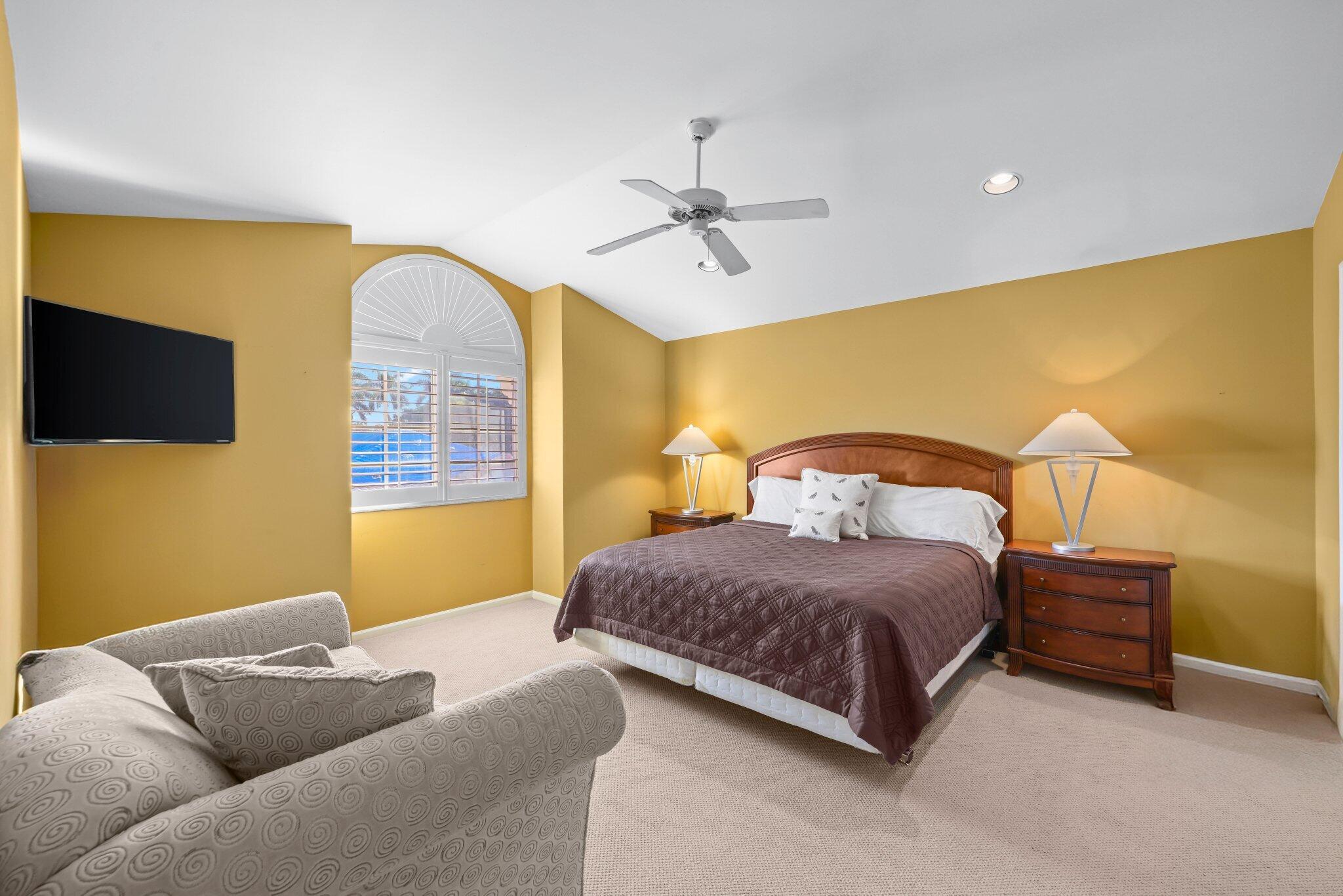 LAUREL POINTE - Residential