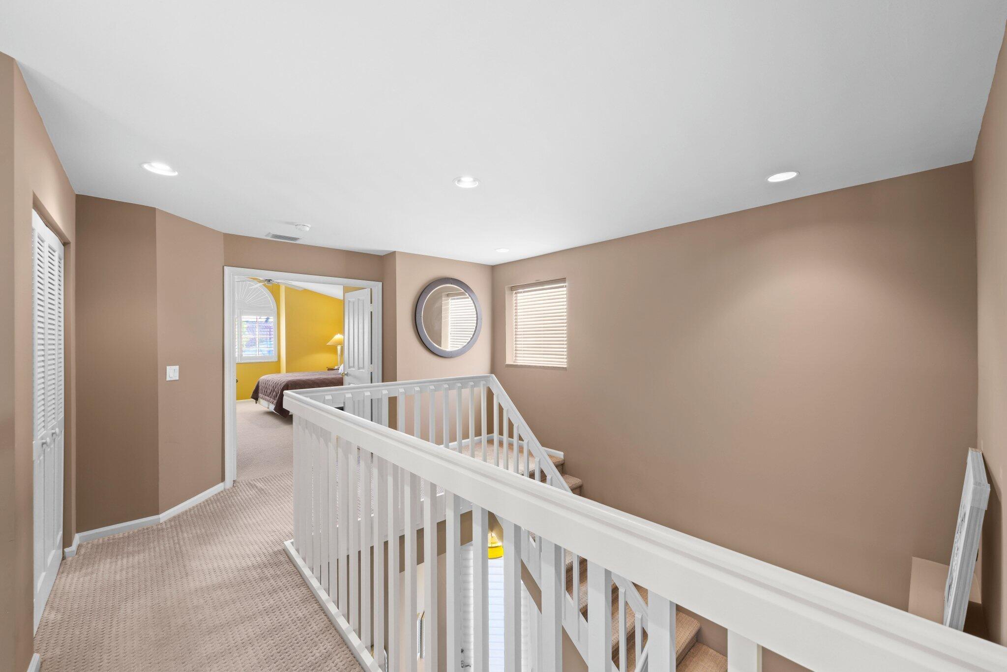 LAUREL POINTE - Residential