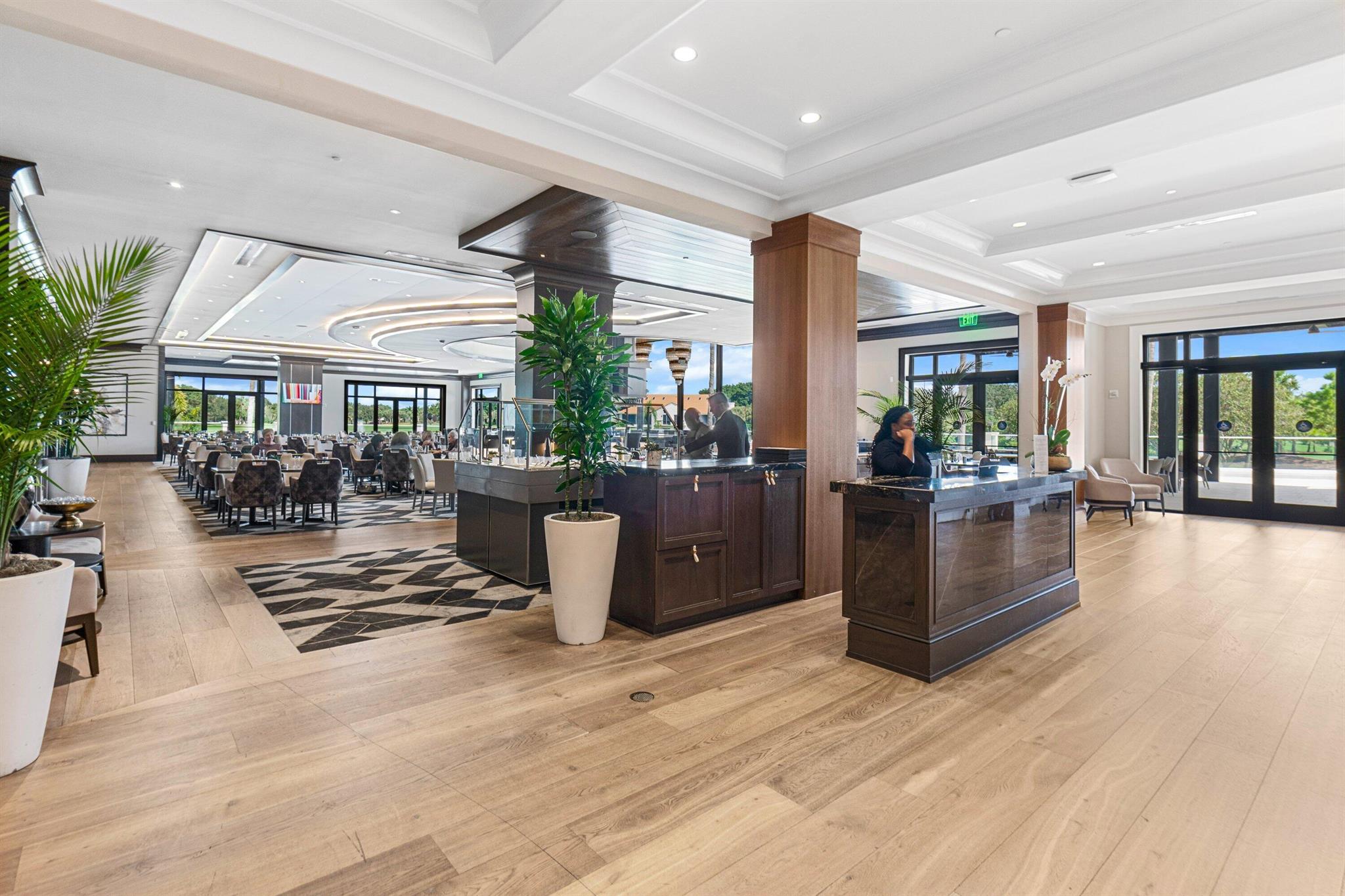 LAUREL POINTE - Residential