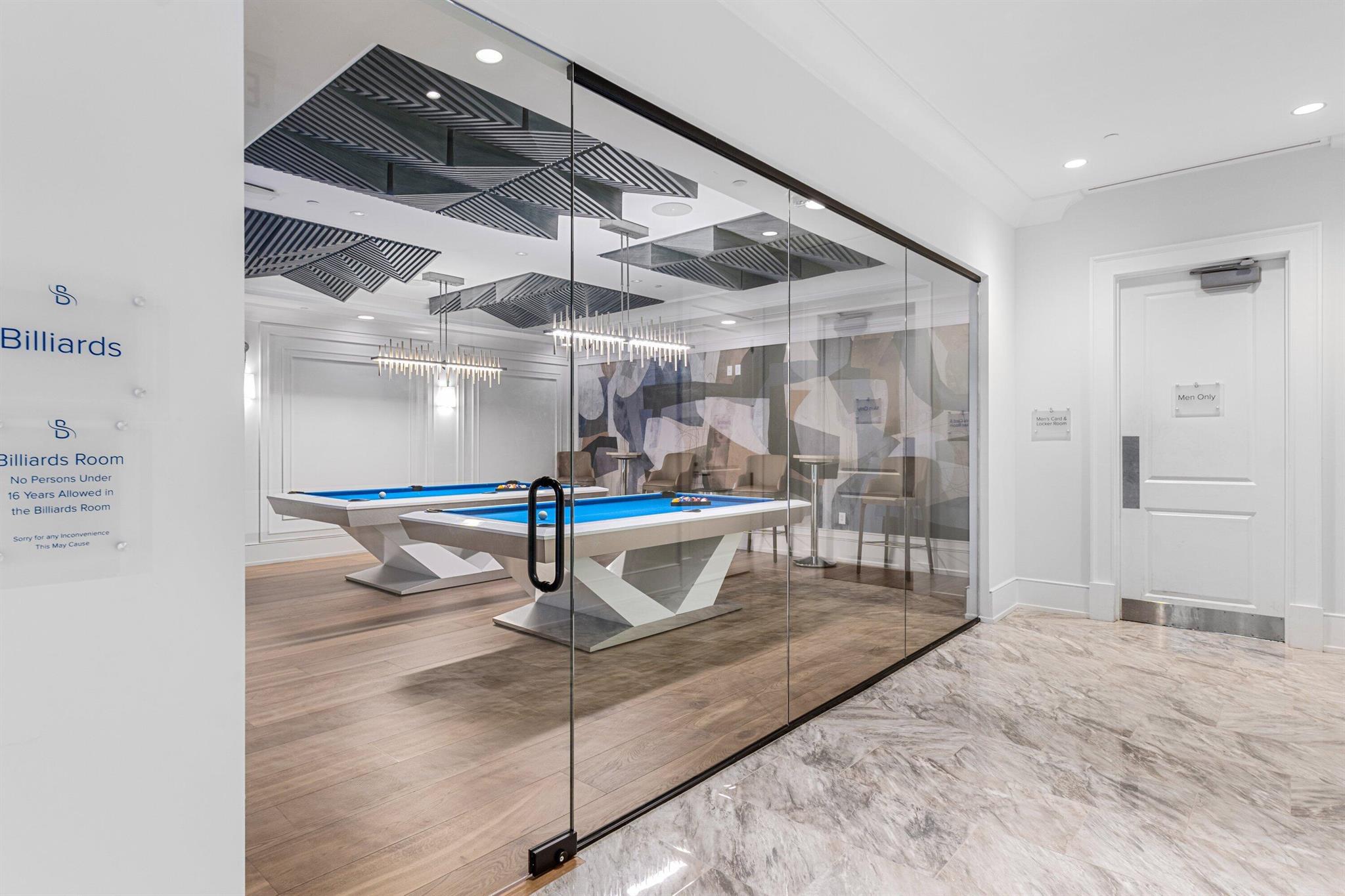 LAUREL POINTE - Residential