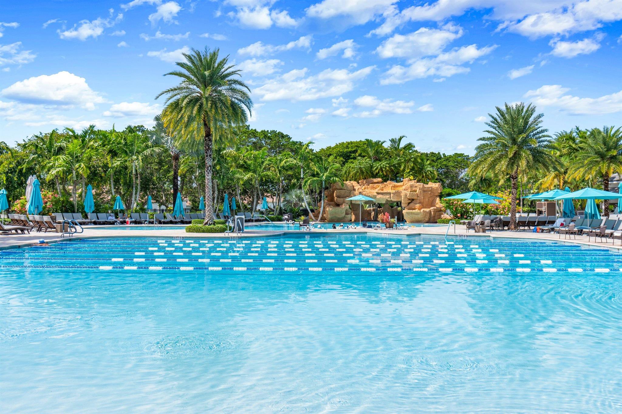 LAUREL POINTE - Residential