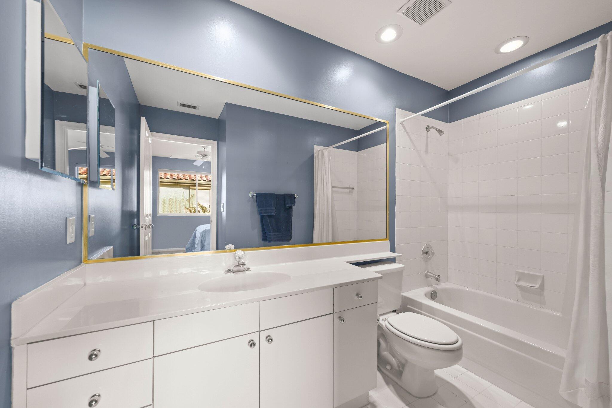 LAUREL POINTE - Residential