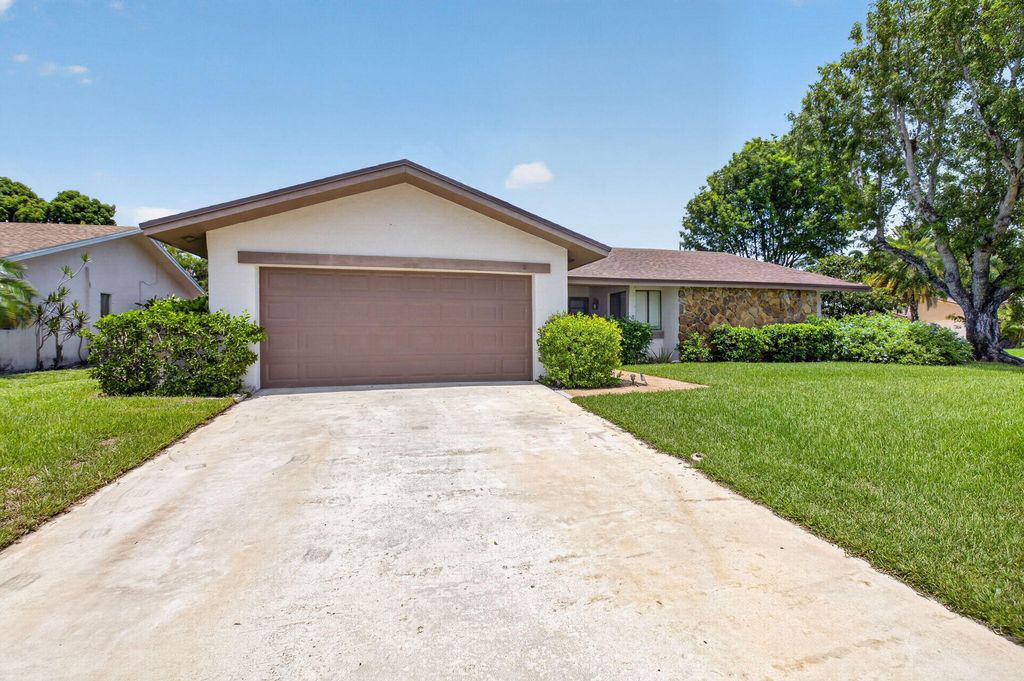 Photo of 17667 Pine Needle Terrace, Boca Raton, FL 33487 (MLS # B26052635)